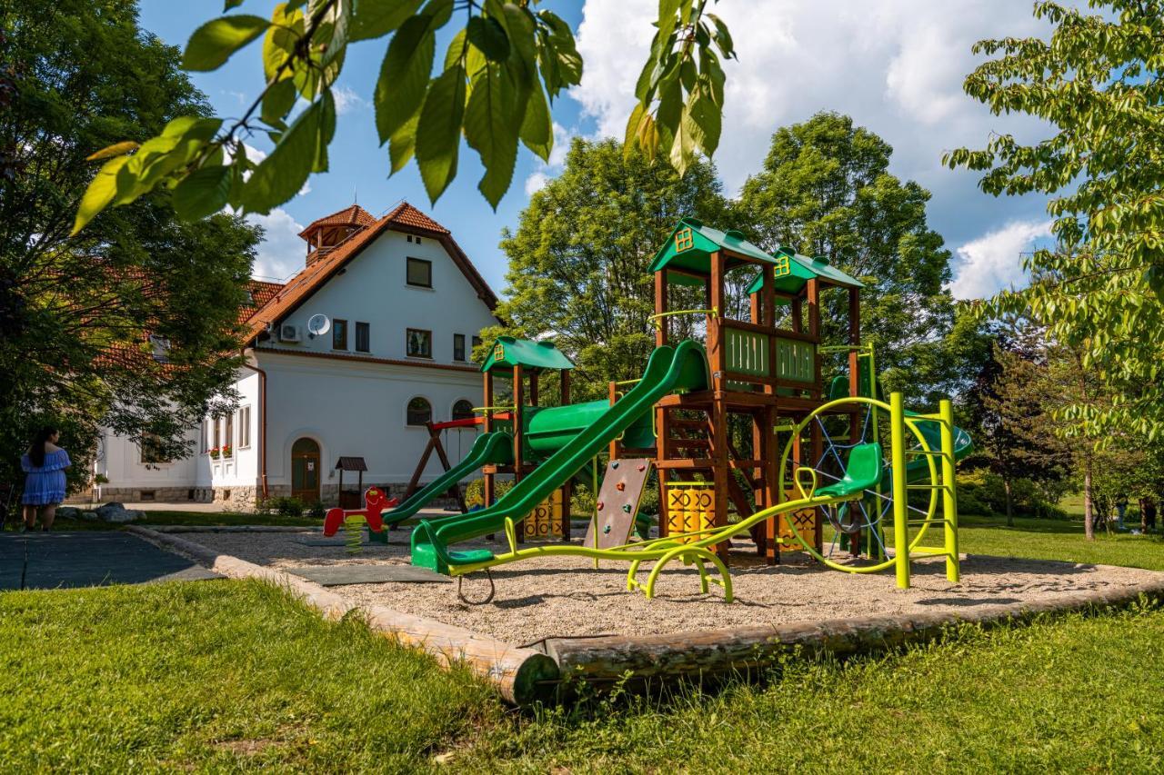 Hotel Conacul Secuiesc-Szekelyko Kuria Coltesti Esterno foto